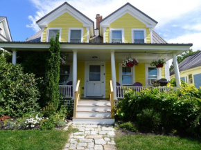 Discover Downeast Maine - Comfy Rustic Home Base 8